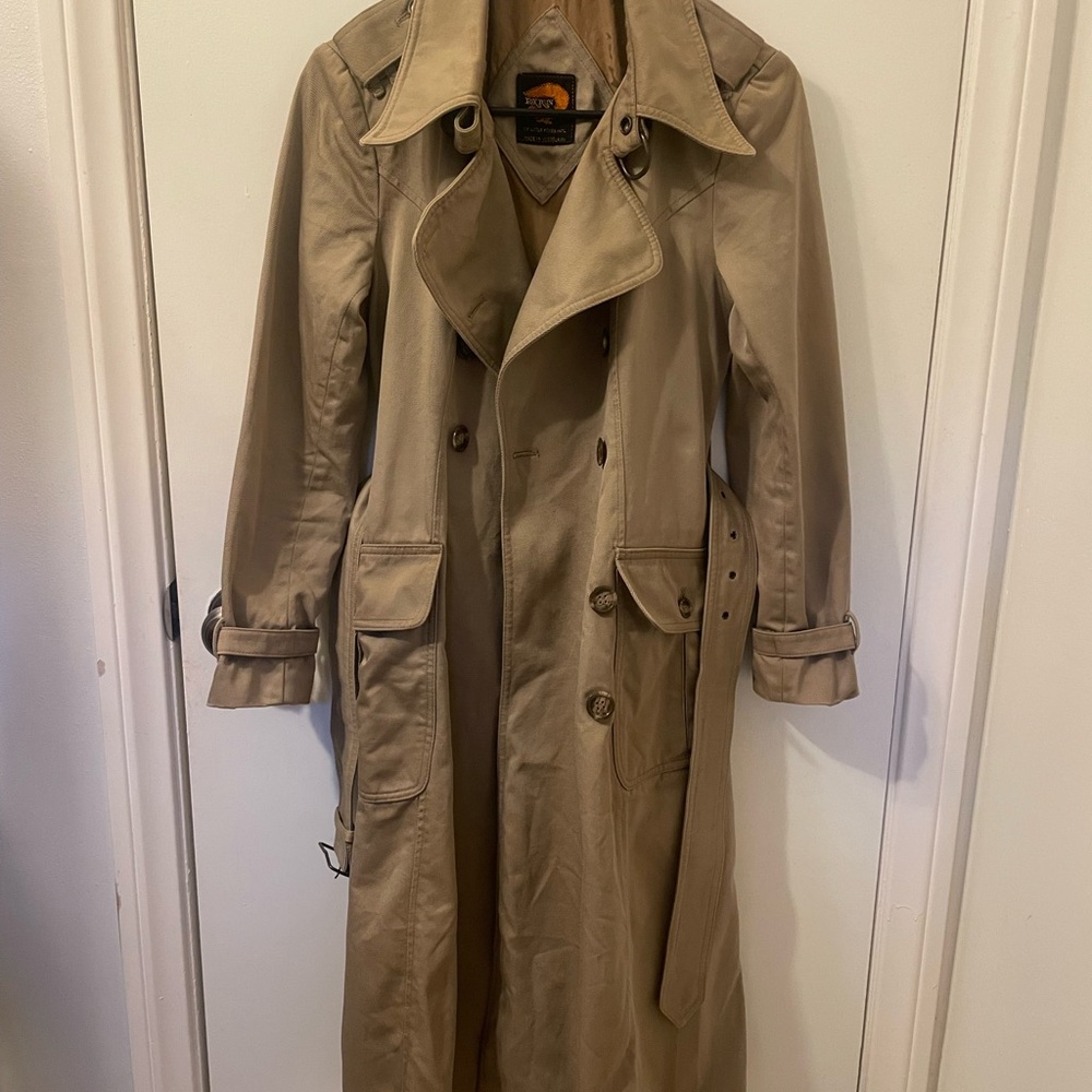 Women’s Vintage Tan Fox Run Trench Coat